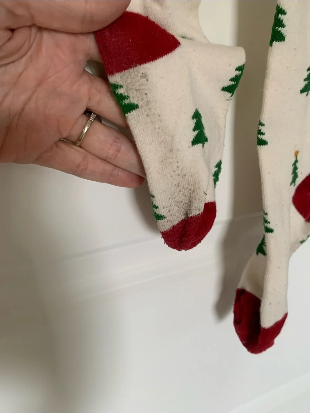 Cream Kids Tights with Green Christmas Tree Print and Red Toes
